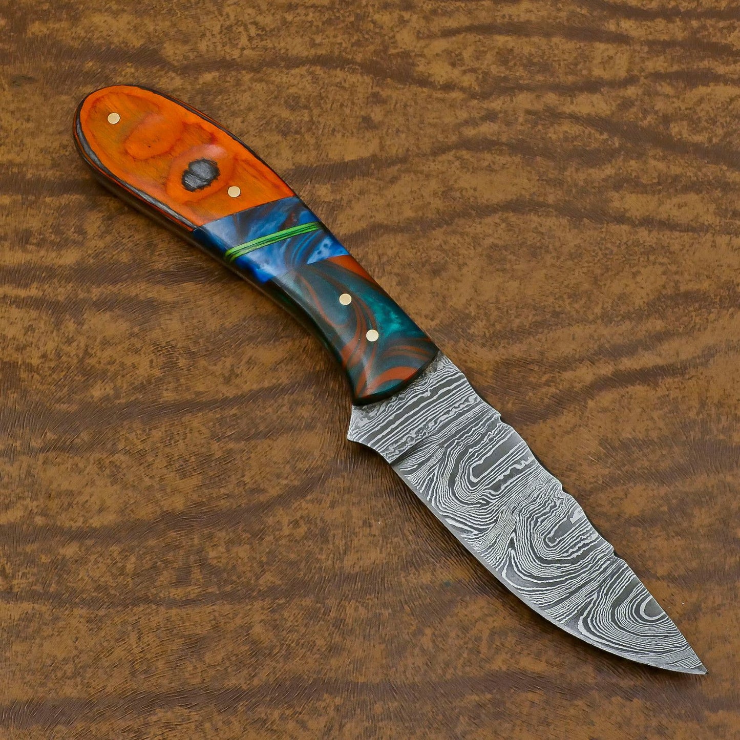 Handmade Damascus Skinner Hunting Knife with Resin and Wood Handle – Custom Fixed Blade