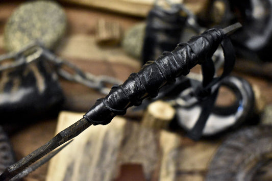 Clever Chopper Axe Knife Twist Damascus with Leather Wrapped Wootz Handle and Sheath