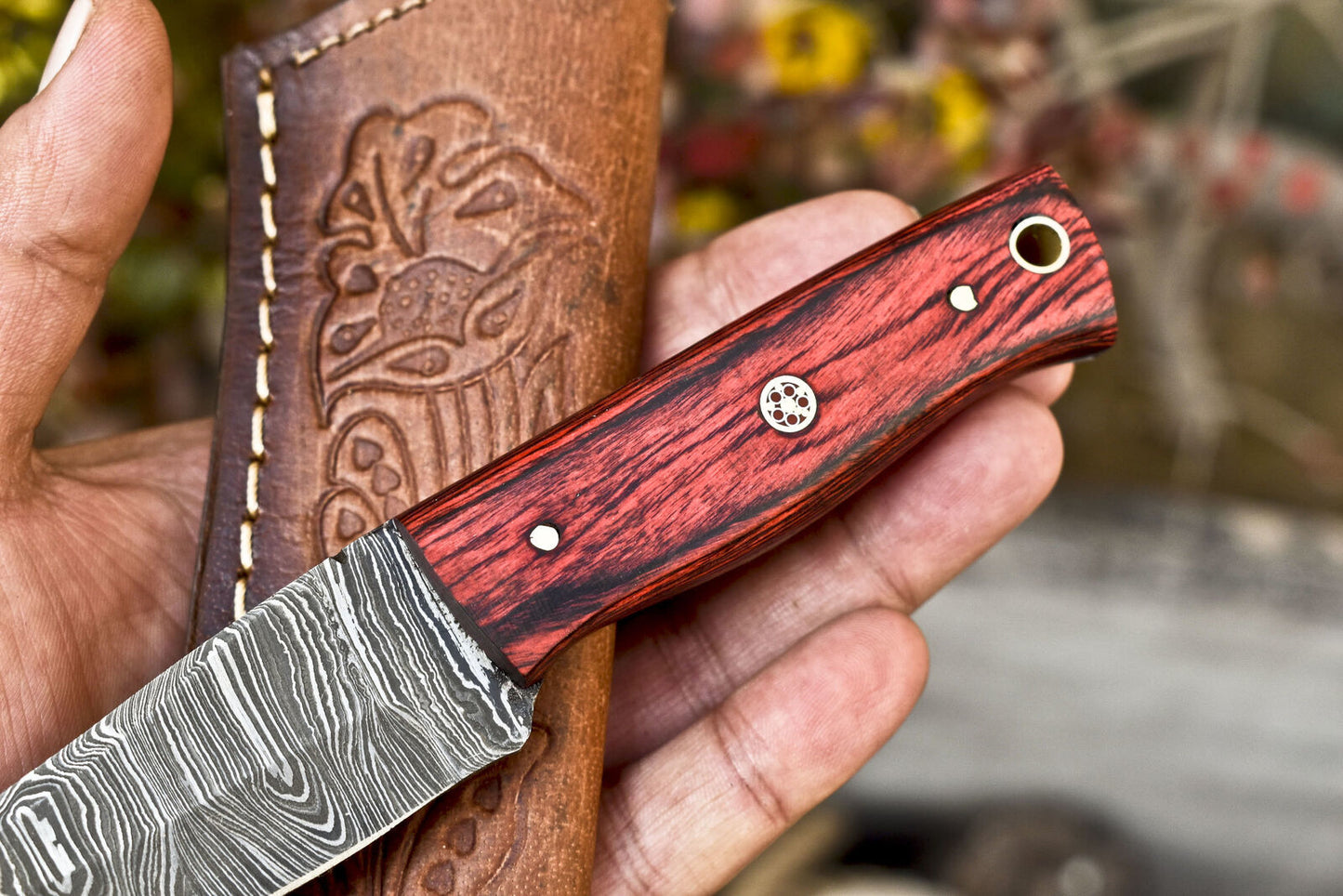 Limited Edition Damascus Skinner Hunting Knife with Hardwood Handle and Leather Sheath