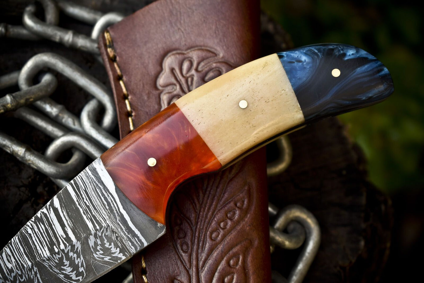 Twist Damascus Bone Handle Skinner Knife with Gut Hook – Handmade Outdoor Fixed Blade with Sheath