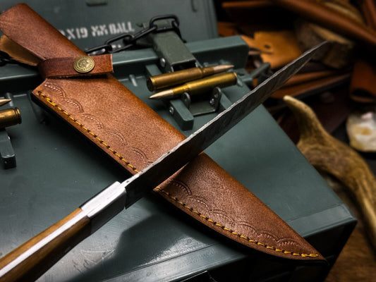 Handmade Damascus Steel Kitchen Chef Knife with Wood Handle & Cow Leather Sheath – Full Tang Blade