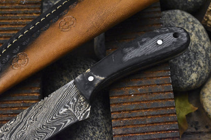 Forged Twist Damascus Skinner Knife with Hard Wood Handle 8 Inch Hunting Unique