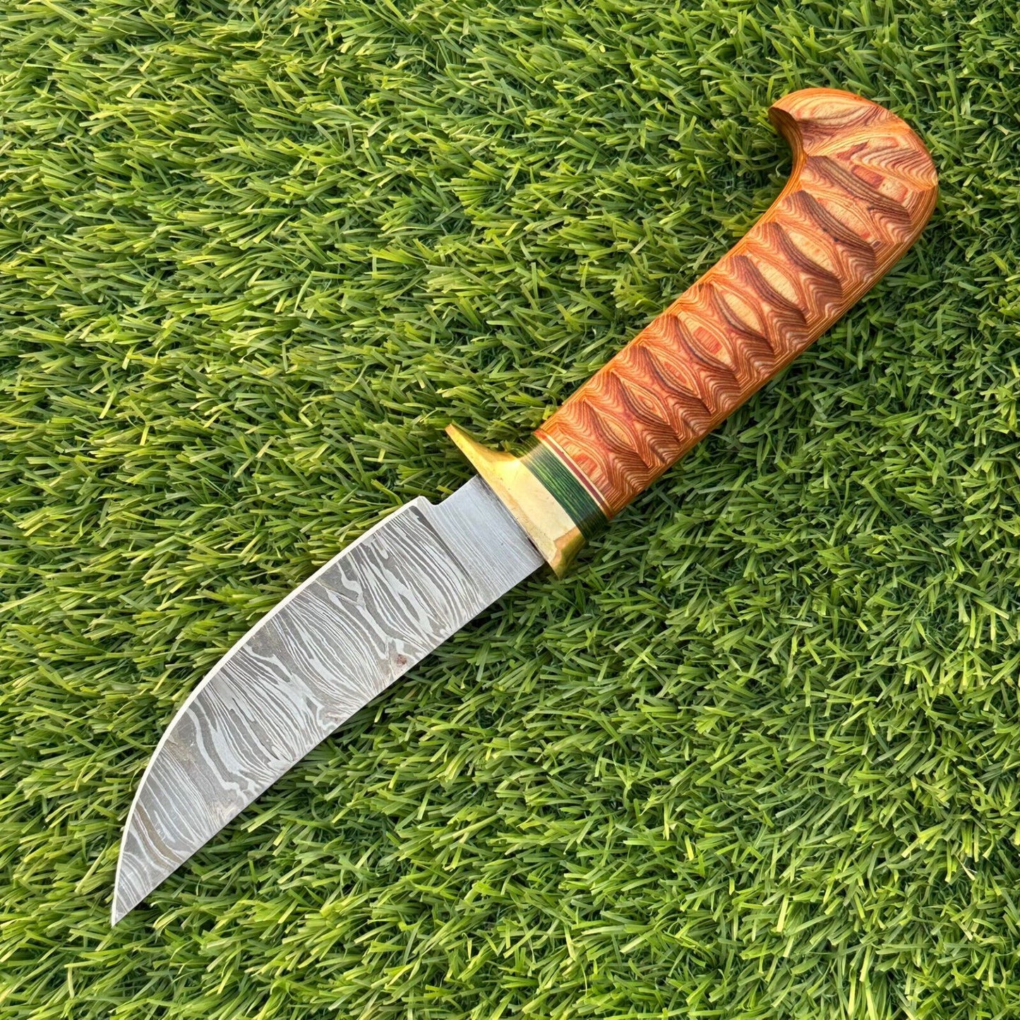 10" Damascus Bowie Knife with Wooden Handle & Brass Guard