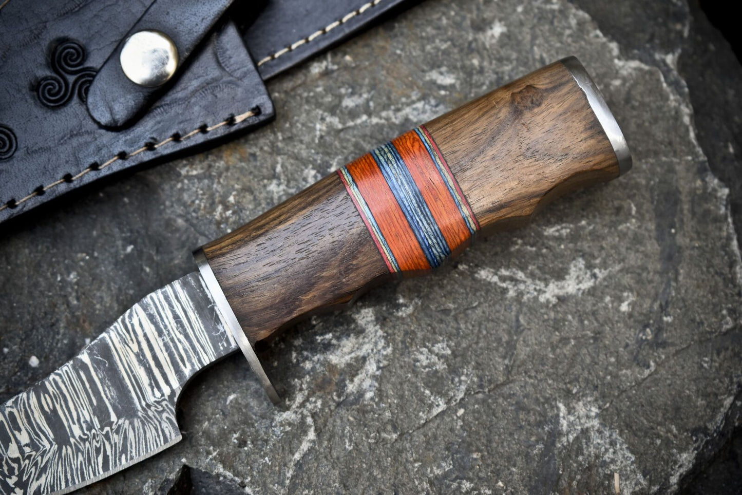 Hand Forged Twist Damascus Skinner Knife with Walnut Wood Handle for EDC