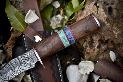 9.5 in Hunting Skinner Knife Twist Damascus Walnut Wood