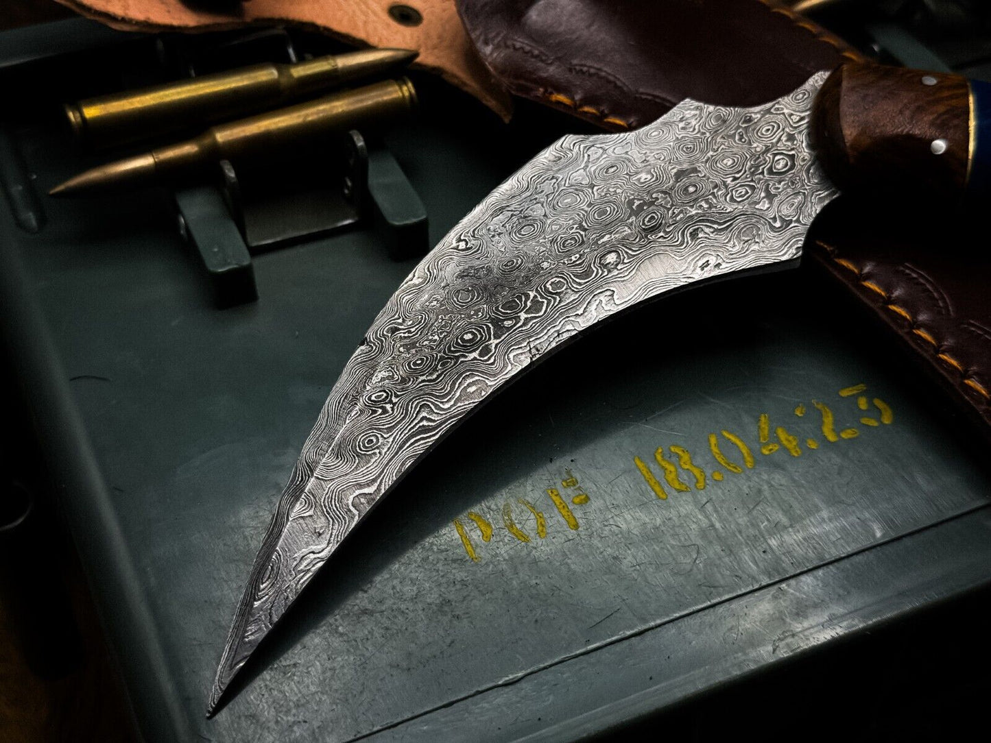 Handmade 8"Damascus Karambit Knife Best Damascus Hunting Knife with Wood and Resin Handle