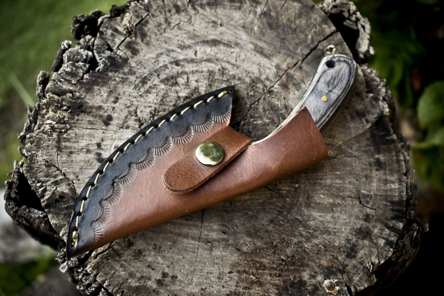 Twist Damascus Skinner Knife with Hardwood Handle – 7" Handmade Bushcraft Hunting Knife