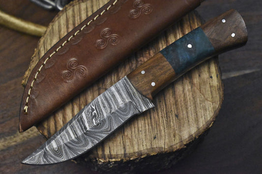 Custom Damascus Skinner Knife with Corain Handle and Wooden Bolster – Twist Pattern Hunting Blade