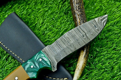 9.0" Custom Handmade Damascus Steel Bowie Knife – Resin Handle & Leather Sheath