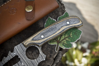 Twist Damascus Hunting Skinner Knife with Hardwood Handle – Razor Sharp Survival Blade