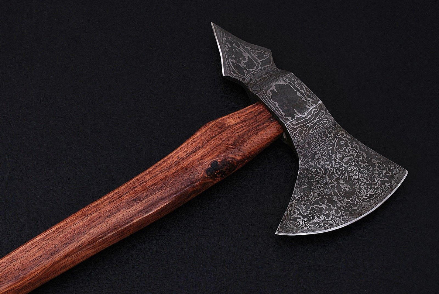 Hand Forged Damascus Steel Bushcraft Tomahawk Survival Axe with Walnut Handle