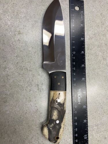 Handmade Skull Skinner Knife – Mirror Polished D2 Steel Blade with Camel Bone Handle & Leather Sheath