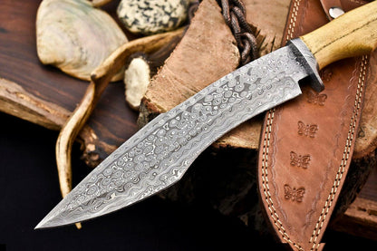 15" Damascus Bowie Knife – Walnut Wood Handle