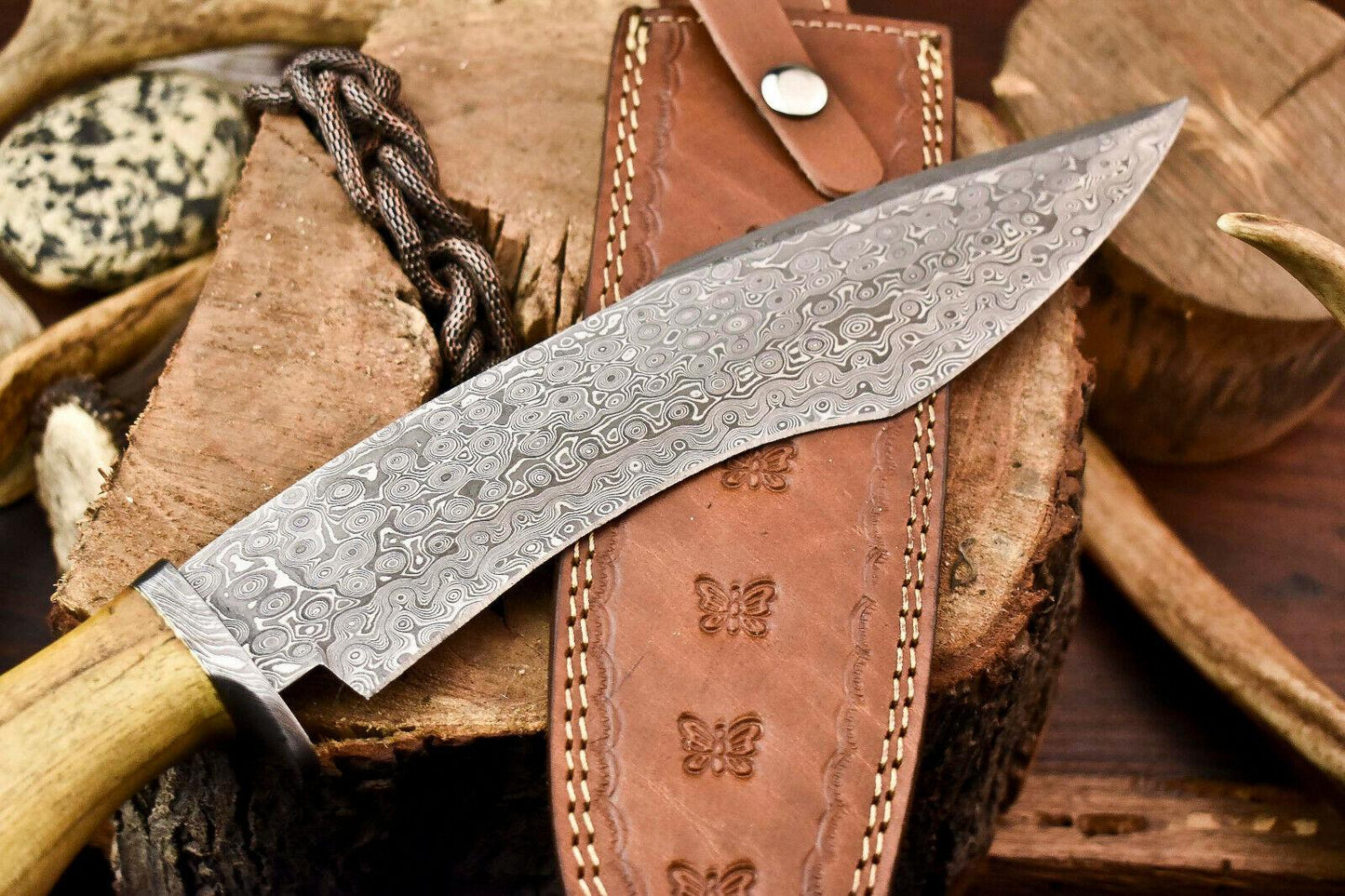 15" Damascus Bowie Knife – Walnut Wood Handle