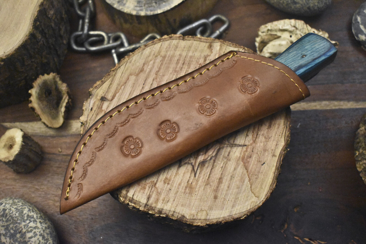 Handcrafted Twist Damascus Skinner Knife with Hardwood Handle and Wooden Bolster
