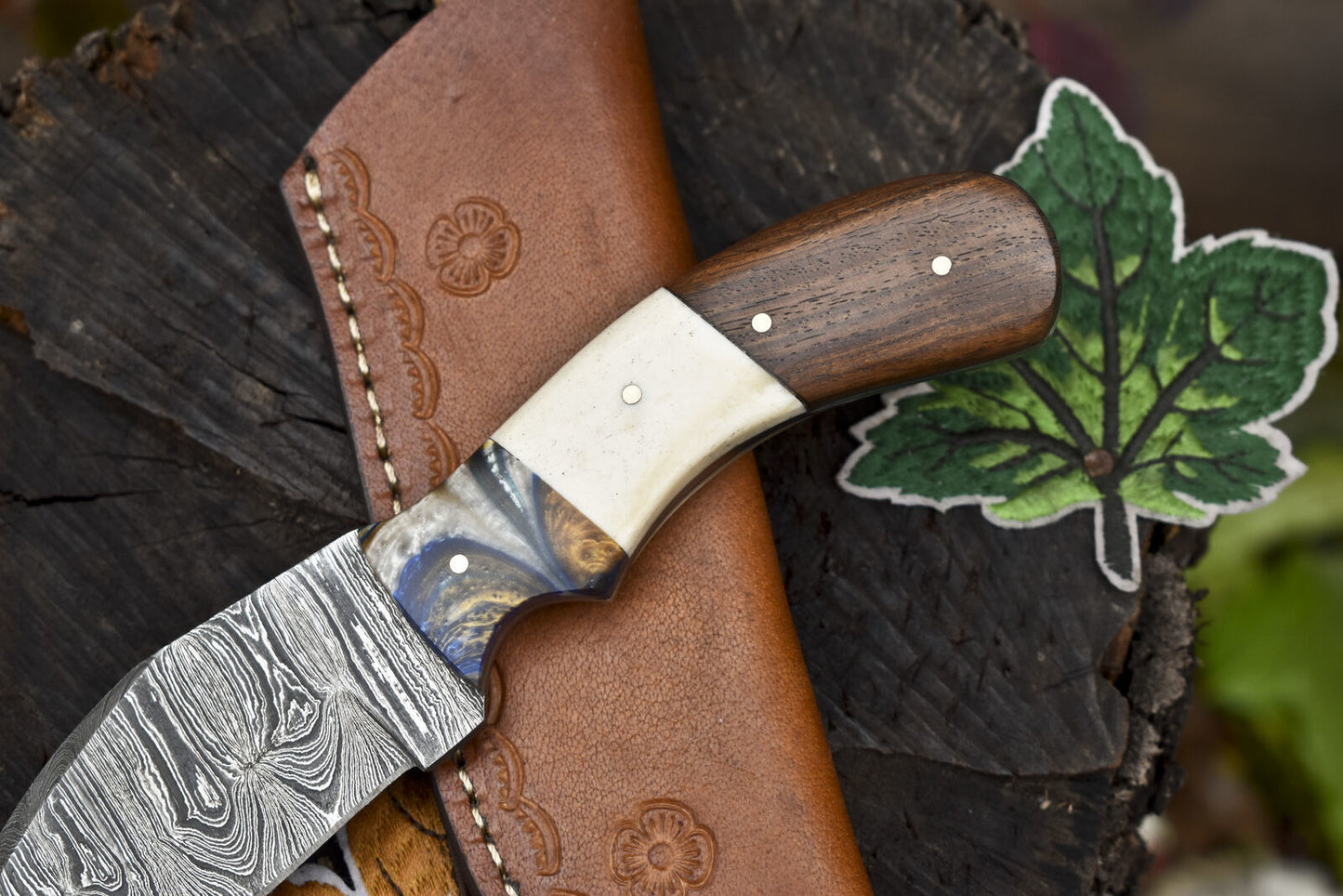 wist Damascus Skinner Knife with Bone and Wood Handle – Handmade EDC Hunting Blade