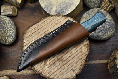 Twist Damascus Hunting Skinner Knife with Hard Wood Handle and Wooden Bolster
