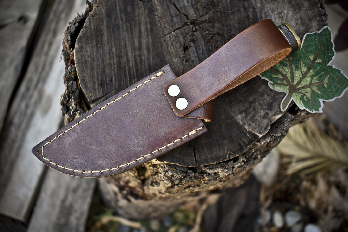 Twist Damascus Skinner Knife with Gut Hook Hardwood Handle – Tactical Hunting Blade