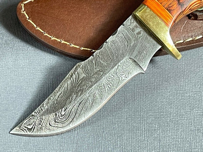 Full Tang Damascus Skinner Knife with Wood Handle and Brass Guard