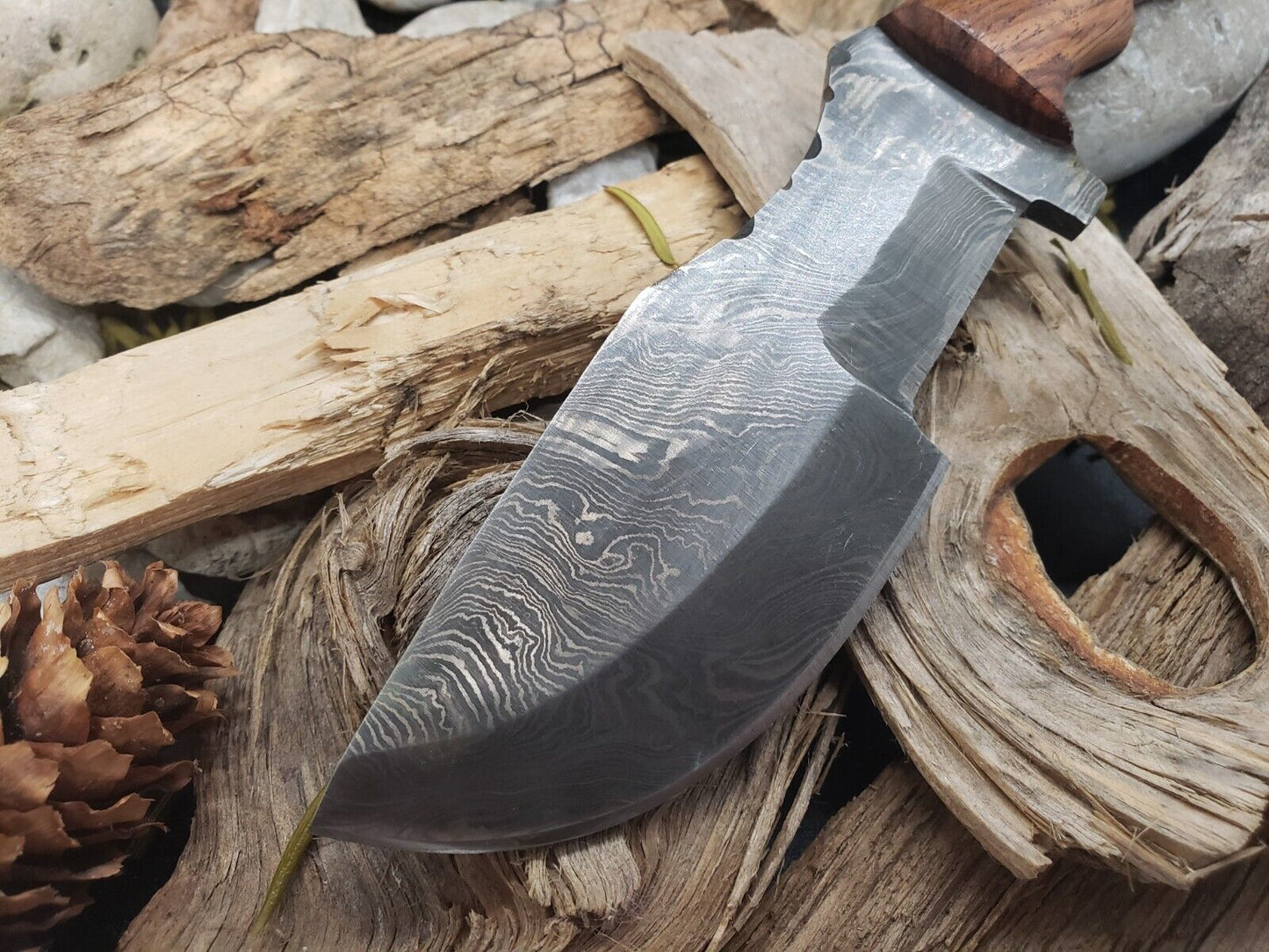 9 Inch Hand Forged Damascus Steel EDC bowie Hunting Knife Rose Wood Handle