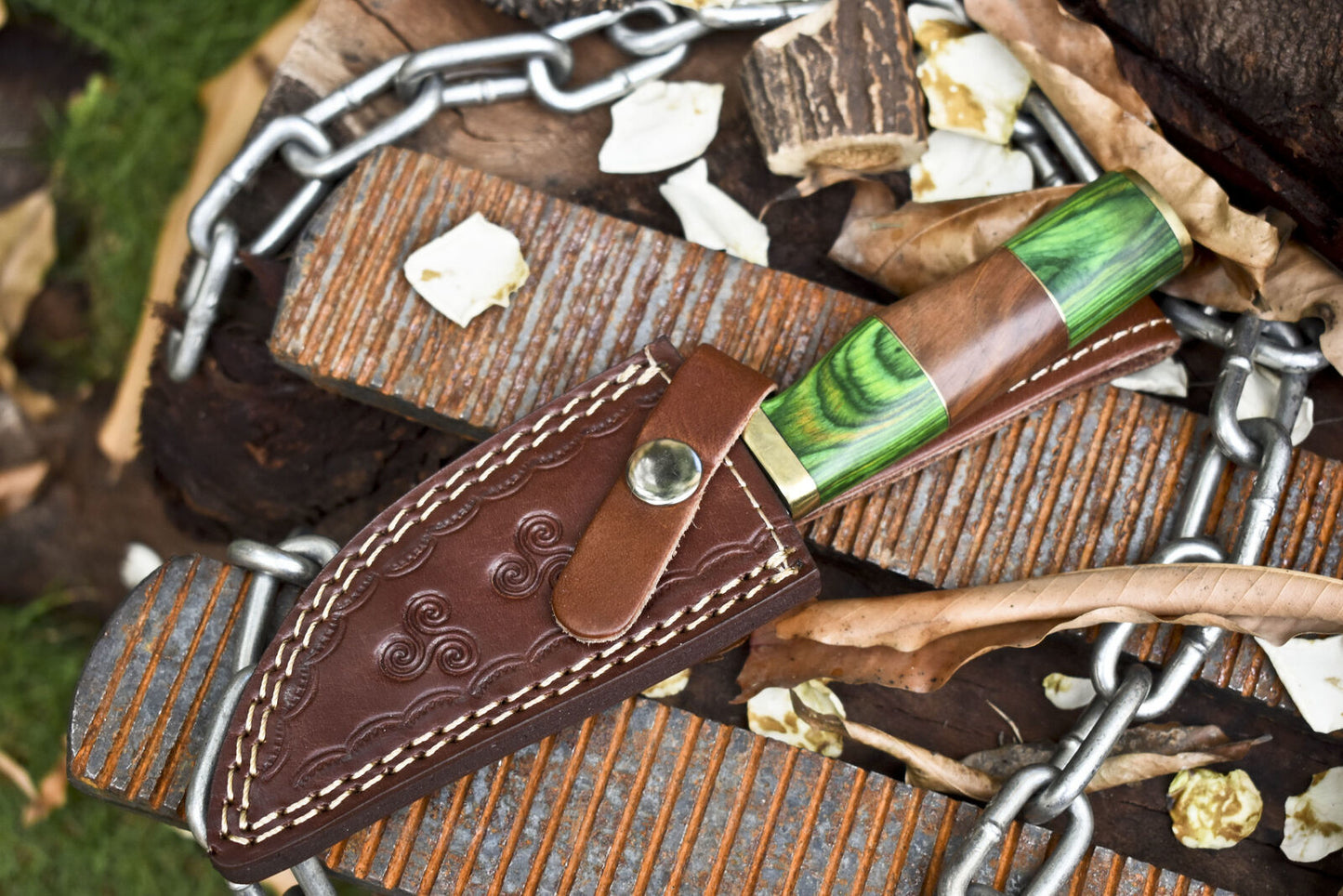 Custom Skinner Knife Fire Damascus Hard Wood Brass Guard Handmade Outdoor Hunting Knife w/ Leather Sheath