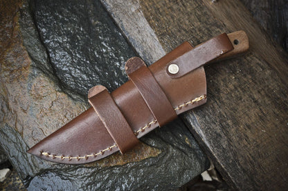Twist Damascus Skinner Knife with Gut Hook – Custom Handmade Hunting Knife
