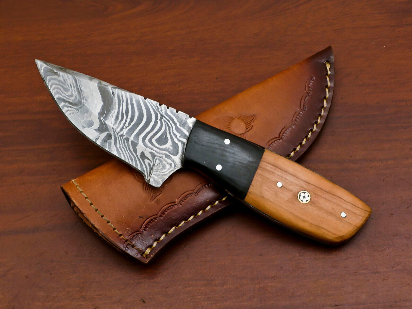 7.5" Olive & Pakka Wood Handle Damascus Hunting Knife – Fixed Blade Skinning Knife