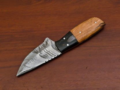 7.5" Olive & Pakka Wood Handle Damascus Hunting Knife – Fixed Blade Skinning Knife