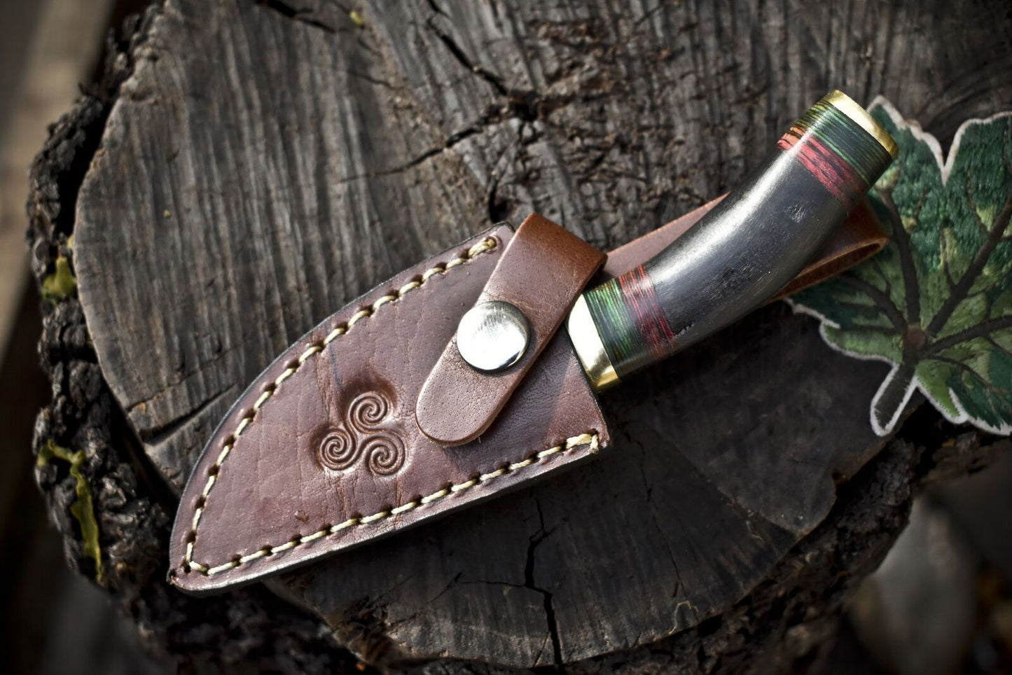 Custom Hand Forged Twist Damascus Steel Skinner Knife with Ram’s Horn Handle