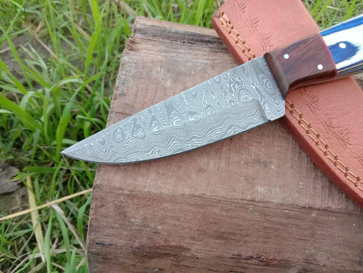 Damascus Steel Hunting Chef Knife – Pakka Wood Handle, Full Tang, Leather Sheath