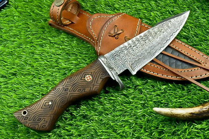 10 Inch Custom Forged Damascus Steel Bowie Hunting Knife with Natural Wood Handle