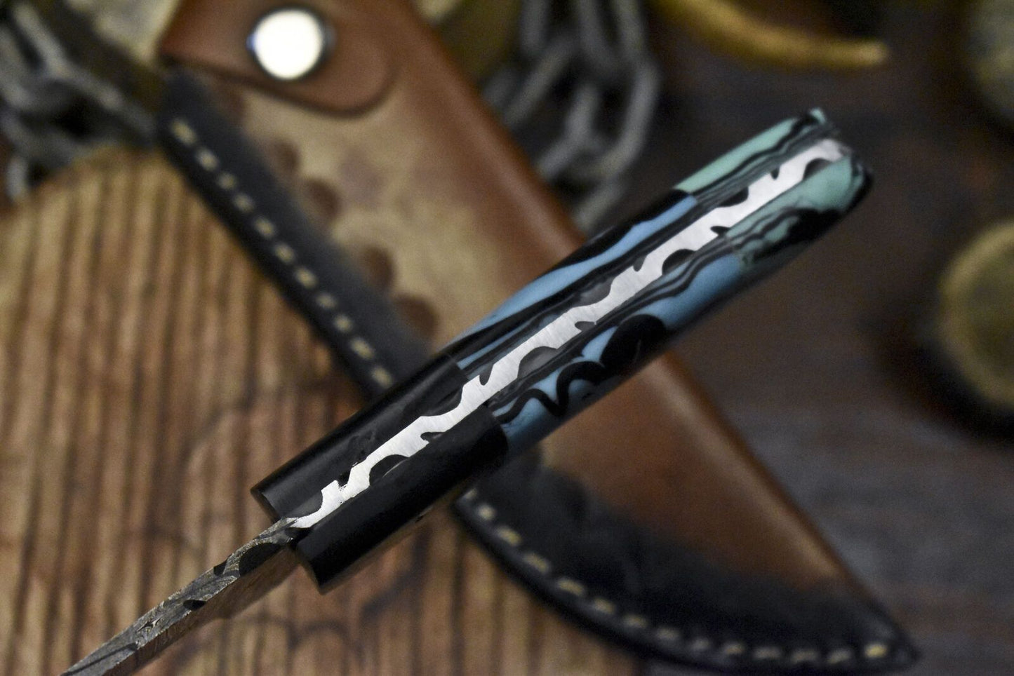 Handmade Twist Damascus Skinner Knife with Corain Handle for Hunting