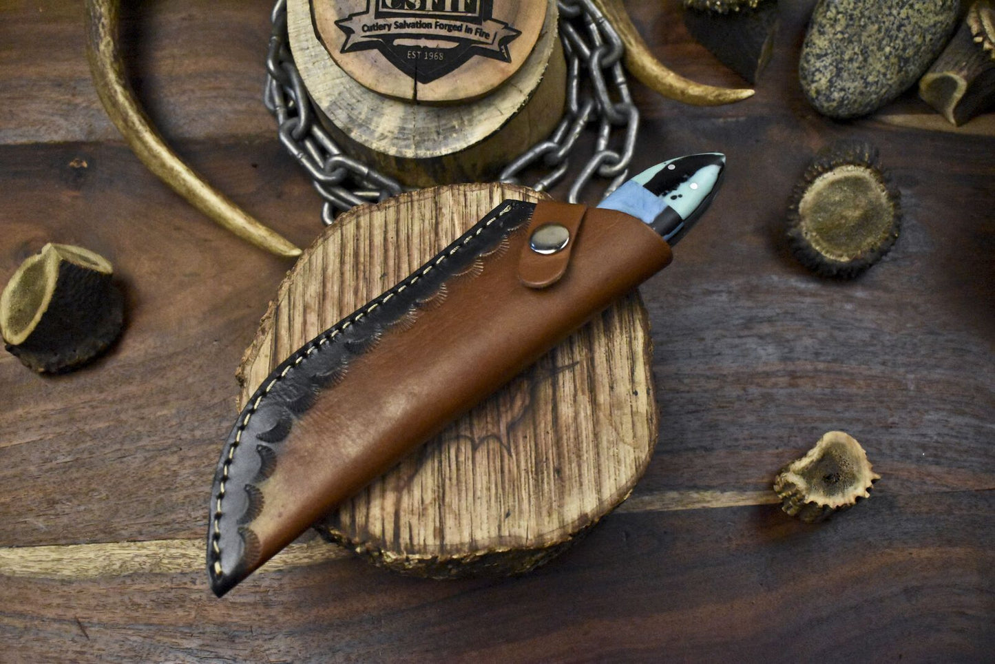 Handmade Twist Damascus Skinner Knife with Corain Handle for Hunting