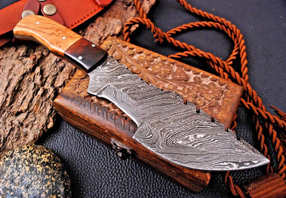 Tactical Tracker Hunting Knife Bushcraft – Hand Forged Damascus Steel with Leather Sheath