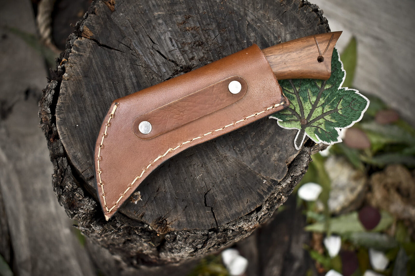 7 Inch Walnut Wood Skinner Knife Twist Damascus Blade Tactical Outdoor Tool