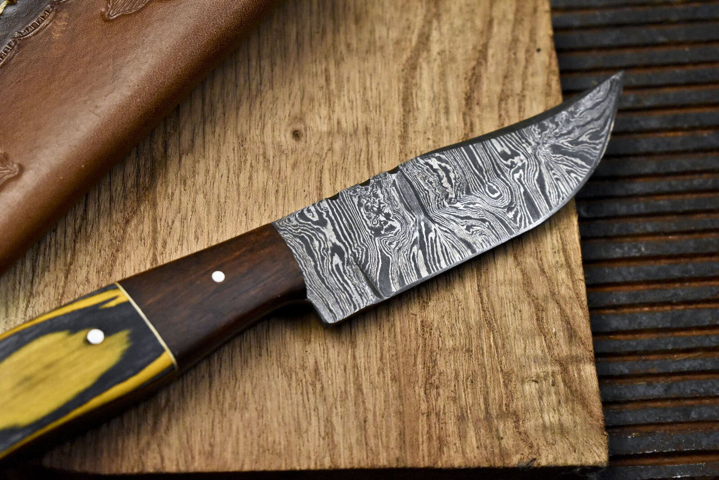 Custom Skinner Knife Twist Damascus Hard Wood Wooden Bolster Decorative w/ Leather Sheath