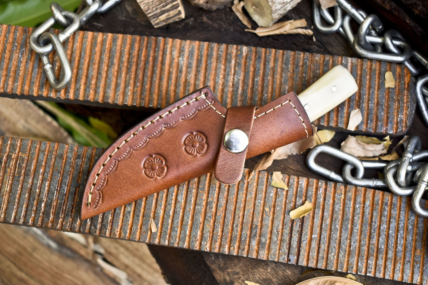 Hand Forged Ladder Damascus Skinner Knife – Bone & Wood Handle with Leather Sheath for Hunting and Bushcraft