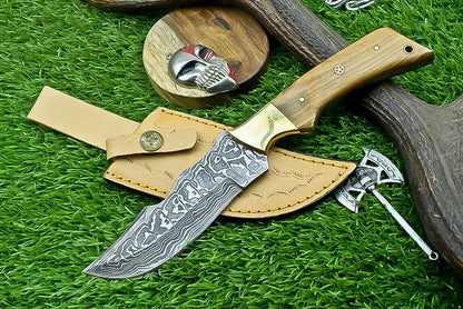10" Hand-Forged Damascus Bowie Knife – Wooden Handle & Brass Bolster