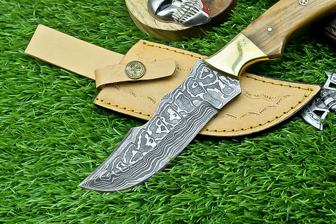 10" Hand-Forged Damascus Bowie Knife – Wooden Handle & Brass Bolster