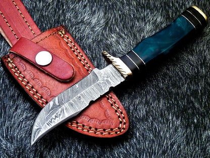 8" Damascus Steel Bowie Knife – Resin Handle