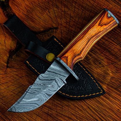 9 Inch Damascus Steel Bowie Knife with Wood Handle for Hunting and Skinning