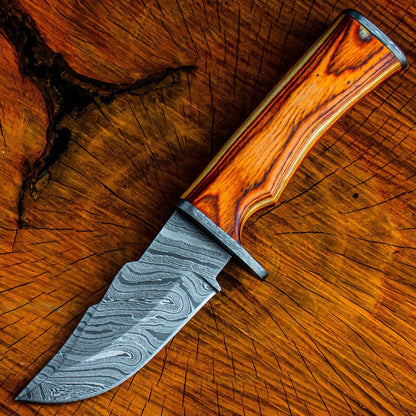 9 Inch Damascus Steel Bowie Knife with Wood Handle for Hunting and Skinning