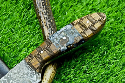 8.0" Damascus Bowie Knife – Resin & Natural Wood Handle | Full Tang