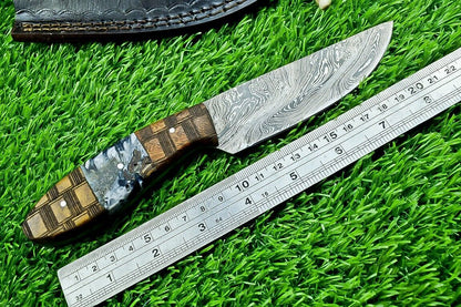 8.0" Damascus Bowie Knife – Resin & Natural Wood Handle | Full Tang