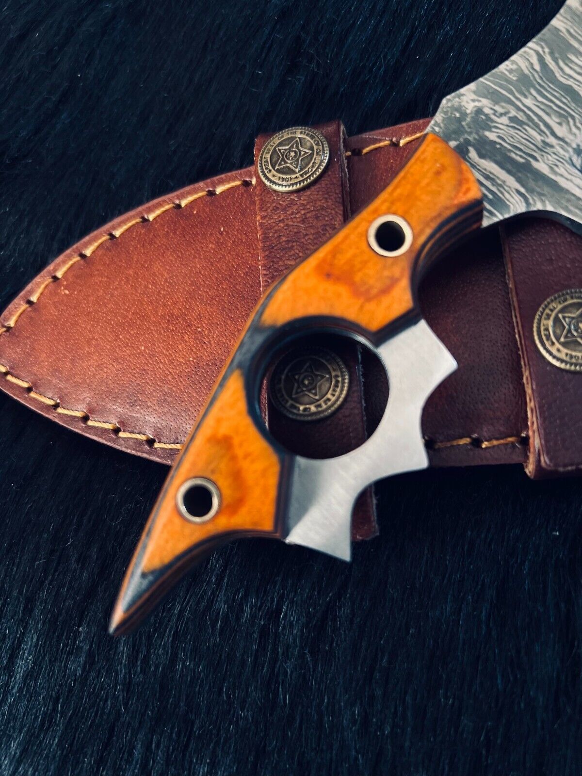 7" Twist Damascus Steel Bowie Knife – Camel Bone & Wood Handle