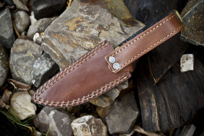 Twist Damascus Skinner Knife with Gut Hook and Corain Handle – 8 Inch Hunting Knife with Leather Sheath