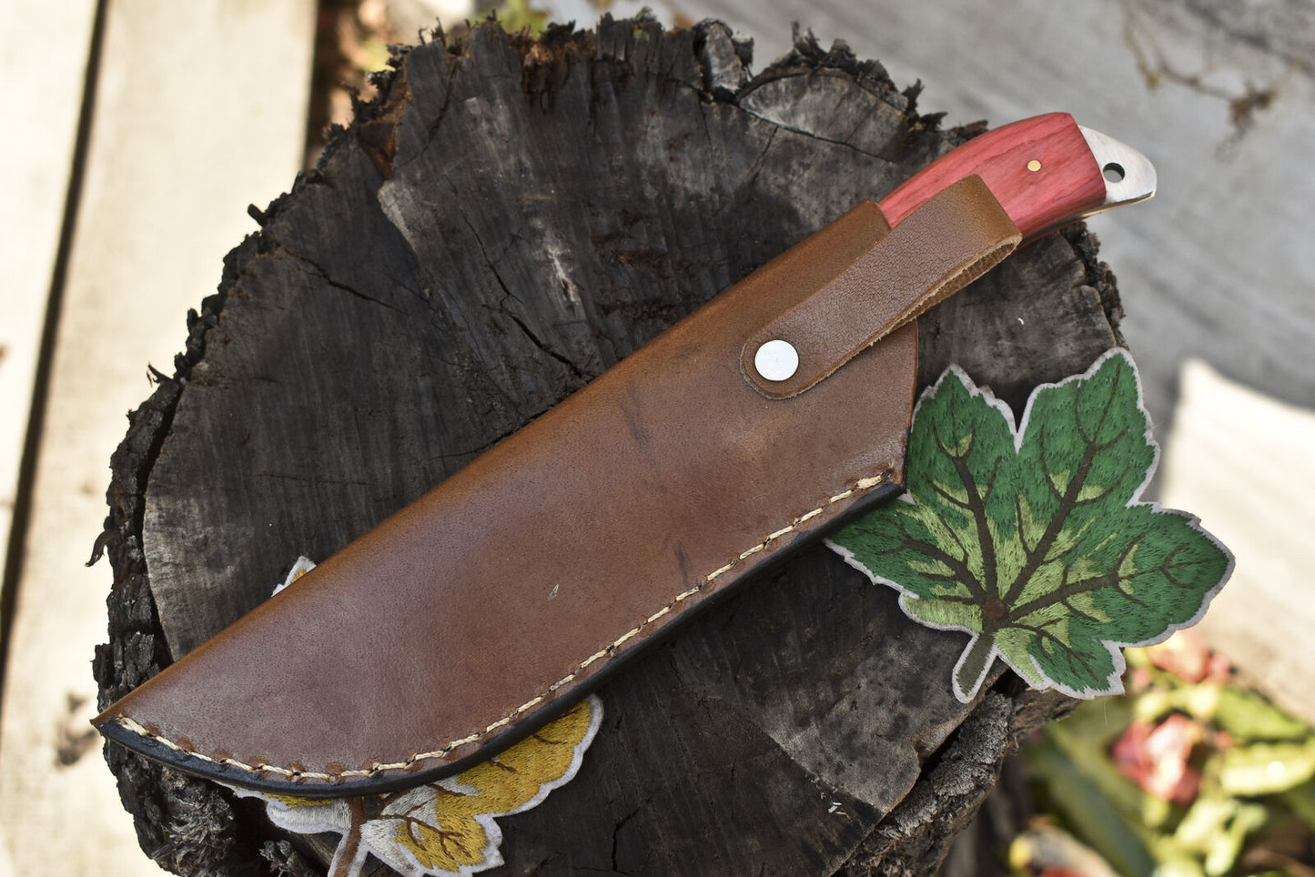 Twist Damascus Skinner Knife with Gut Hook – Mixed Material Handle & Leather Sheath for Hunting and EDC