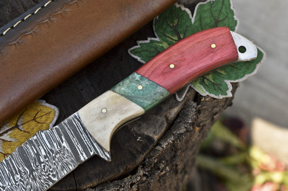 Twist Damascus Skinner Knife with Gut Hook – Mixed Material Handle & Leather Sheath for Hunting and EDC