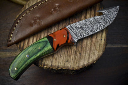 Hand Crafted Skinner Knife with Gut Hook Twist Damascus Hard Wood Hunter