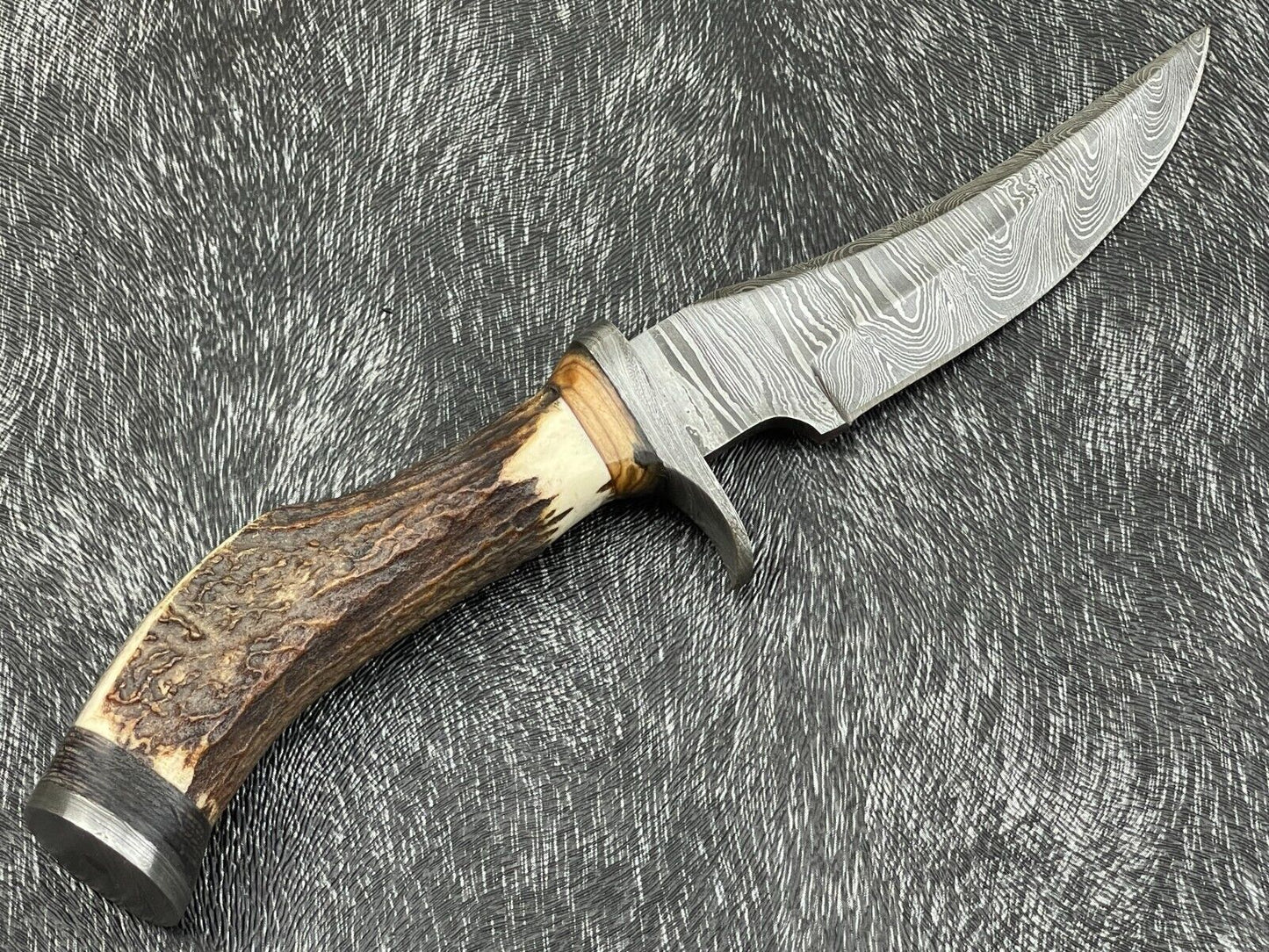 Heritage Forge 8 Inch Damascus Steel Hunting Bowie Knife with Stag Horn and Hardwood Handle